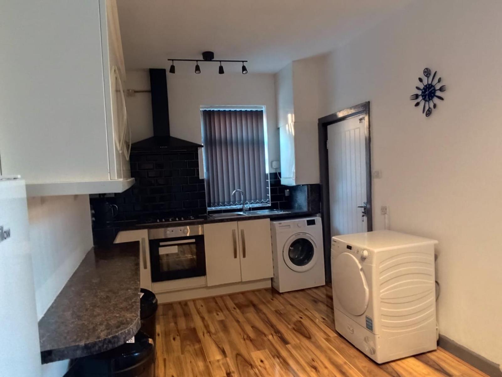 Double-bedroom In The Heart Of Harpurhey Perfect For Short Casa de hóspedes *