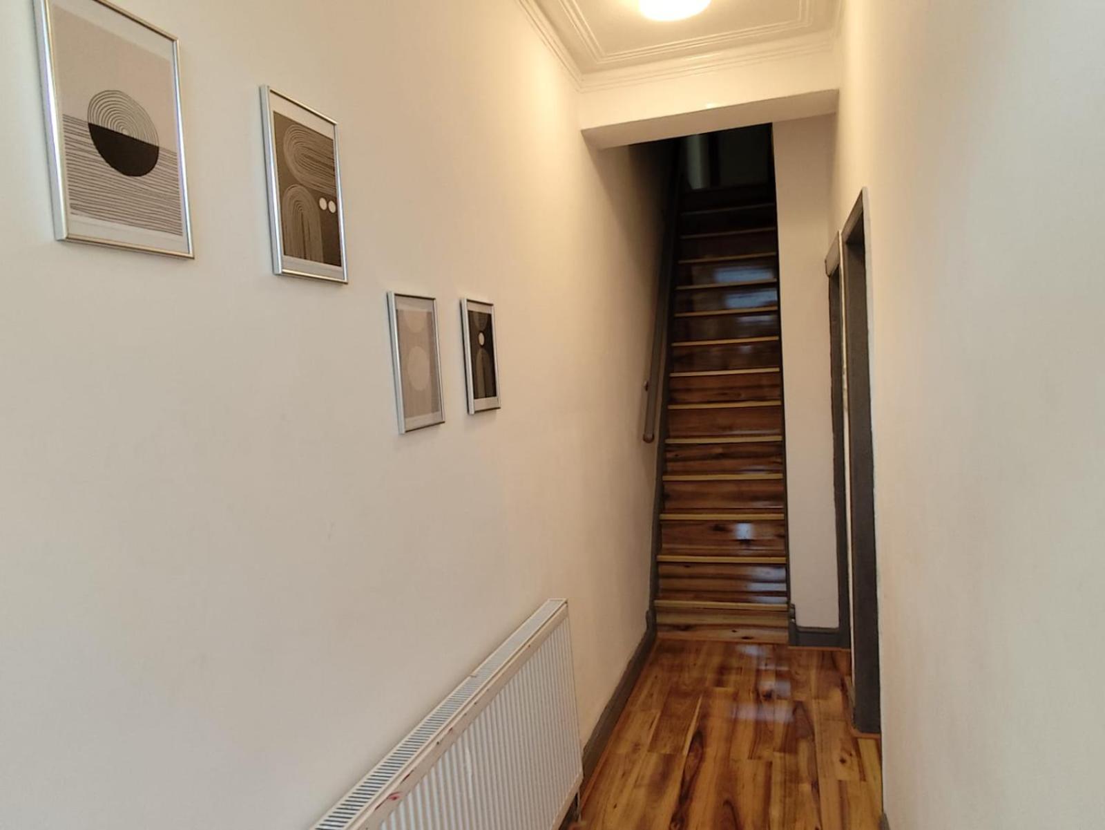 Double-bedroom In The Heart Of Harpurhey Perfect For Short