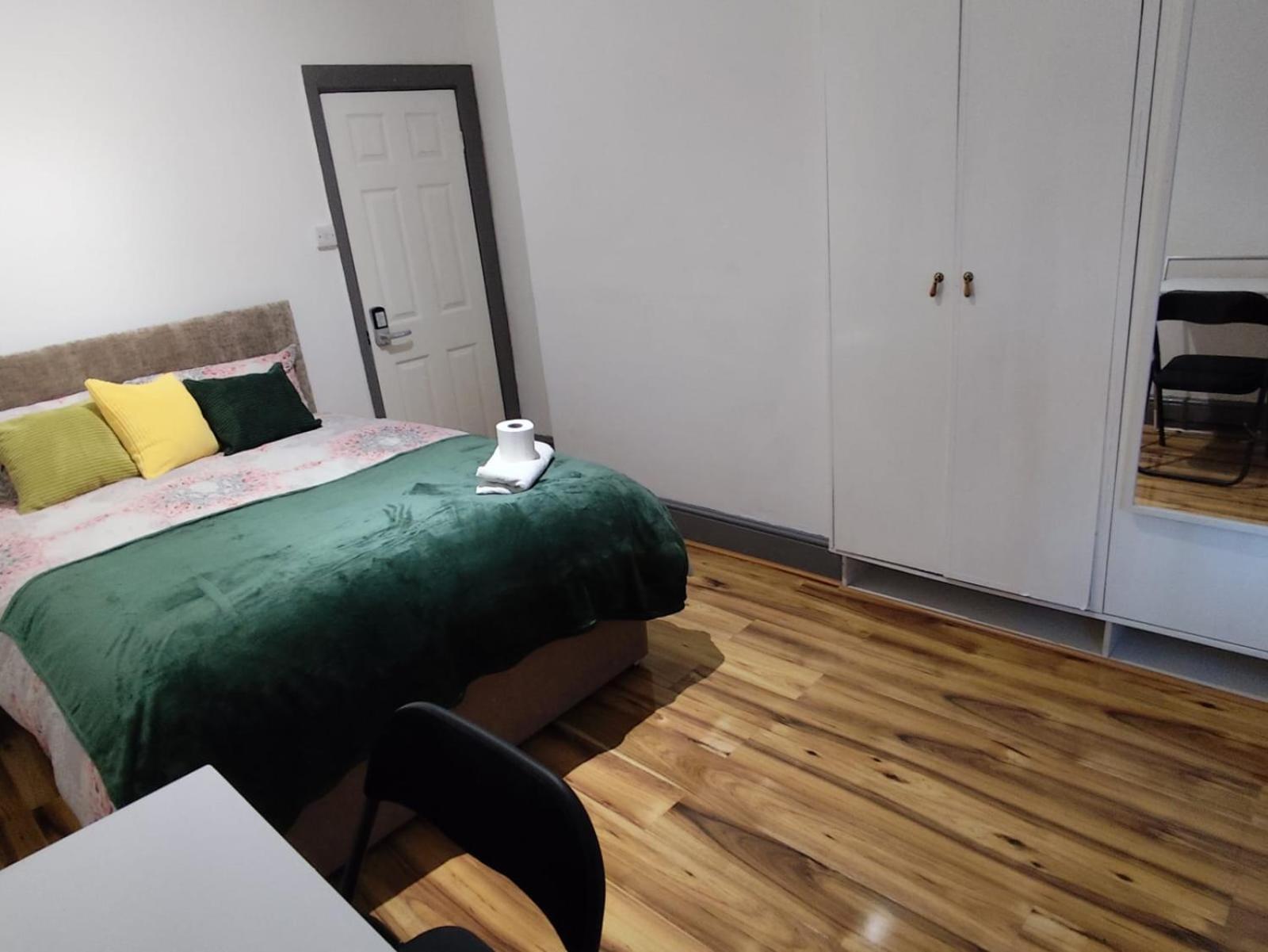 Double-bedroom In The Heart Of Harpurhey Perfect For Short Casa de hóspedes